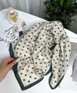مینی اسکارف خالخالی سبز