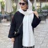 شال پونی سفید