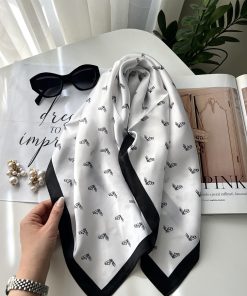 مینی اسکارف ابریشم اسب سفید مشکی