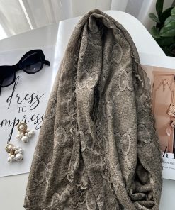 شال نخی لبه تور گوچی نسکافه ای