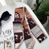 باندانا هرمس اسبی طرحدار قهوه ای نسکافه ای