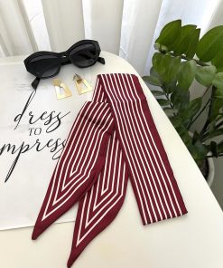 باندانا راه راه زرشکی